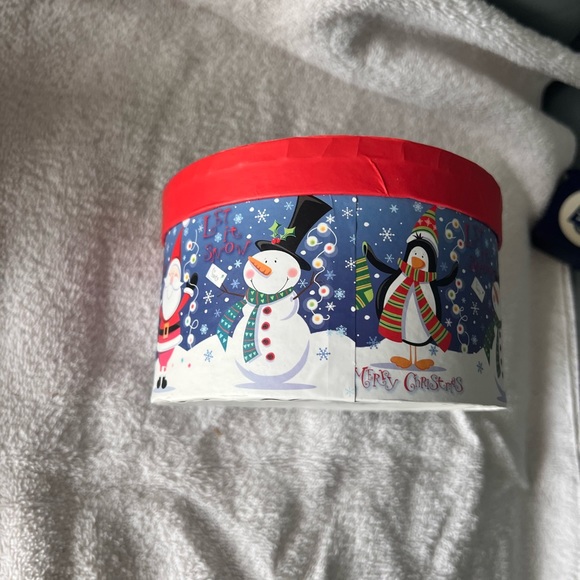 SET OF 2 CHRISTMAS CONTAINERS- 1 TIN/ 1 CARDBOARD - Picture 8 of 10